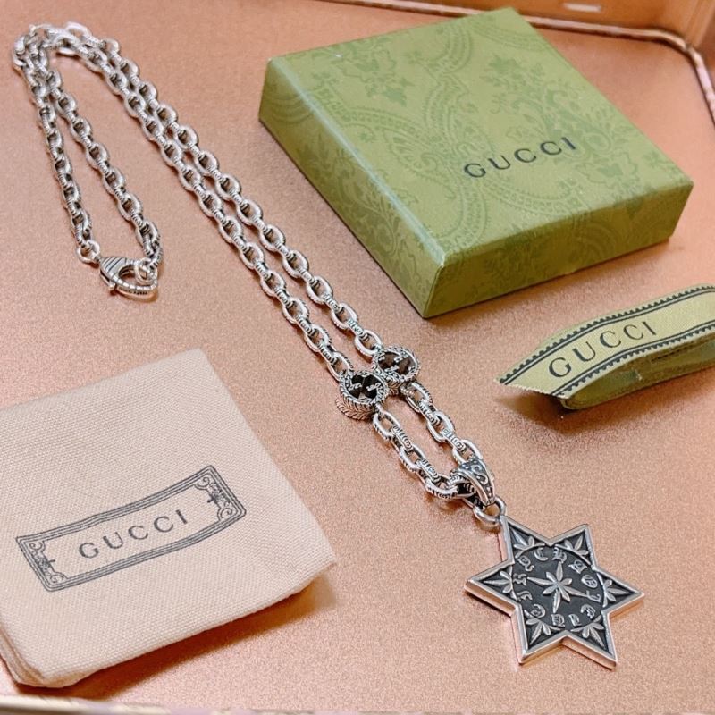 G*u*i necklaces